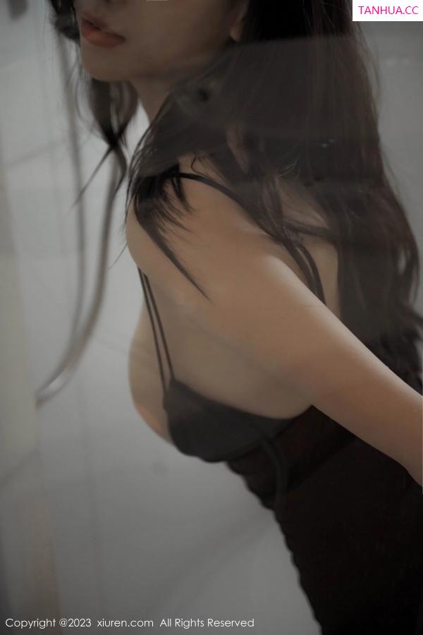   [XiuRen]高清写真图 2023.06.15 No.6916 章芃芃 美腿黑丝第15张图片